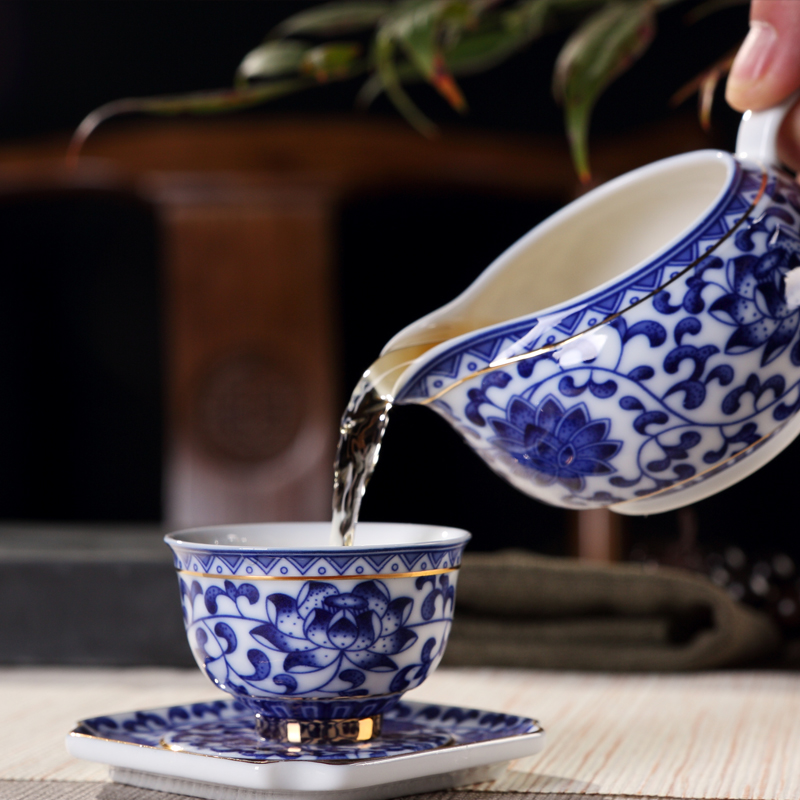 Ceramic home office cup tea cup archaize kongfu tea tureen of blue and white porcelain teapot teacup suit restoring ancient ways