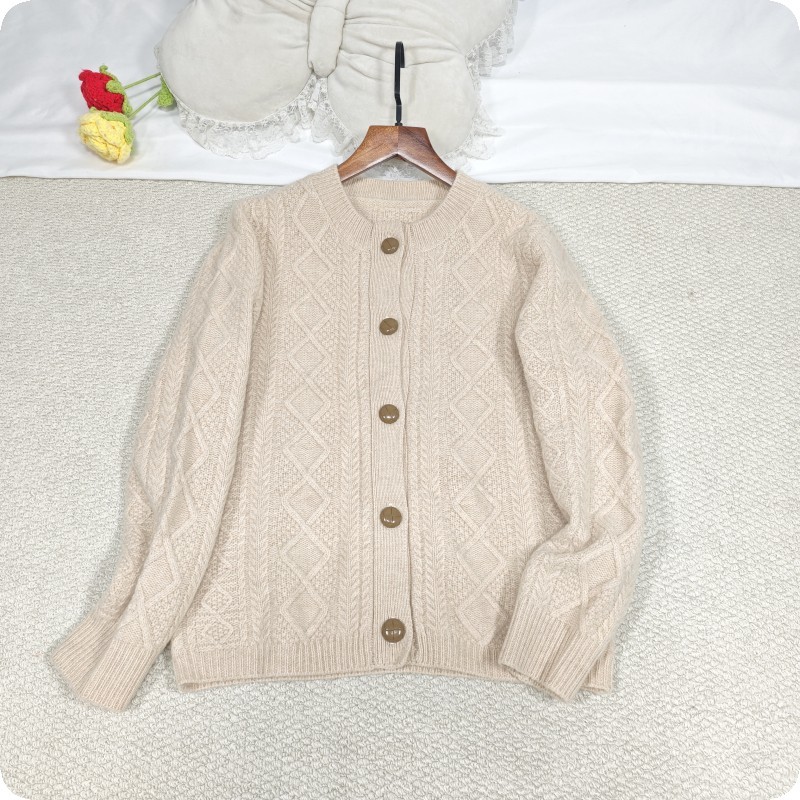 55% Faux Velvet, 45% Faux Wool, Cable Knit Cardigan for Women, Round Neck Button-Up Sweater Coat, Heavy-Duty Diamond Twist Pattern