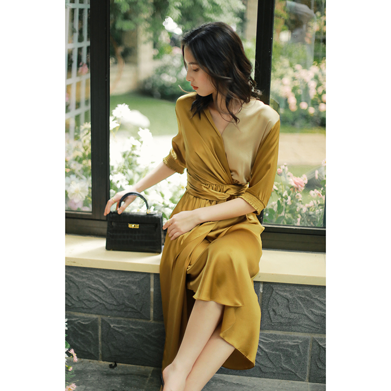 WittyFox limited heavy silk dress women's summer mulberry silk v-neck contrast waist thin over-the-knee dress