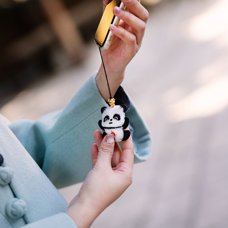 Youzhou Miao embroidery embroidery ox year red luck luck cat baby child cute New Year gift mobile phone hanging ornament