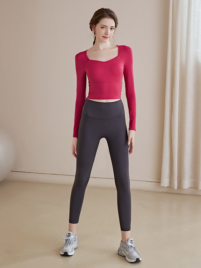 Daddect Yoga Wear with Chest Pads, Women's Long-Sleeved Sports Tops, Slimming Look Pilates Training Autumn and Winter Fitness Wear