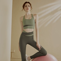 Зеленая спортивный бюстгальтер