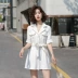 Ngôi sao Hàn Quốc với cùng một đoạn jumpsuit eo cao mùa hè 2020 phong cách mới là quần lửng ống rộng và linh hoạt. - Quần short