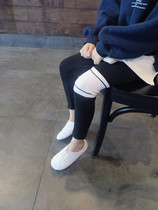 Foreign trade Korean childrens clothing 19 Winter simple Joker left knee black and white color combination velvet warm girl small feet leggings