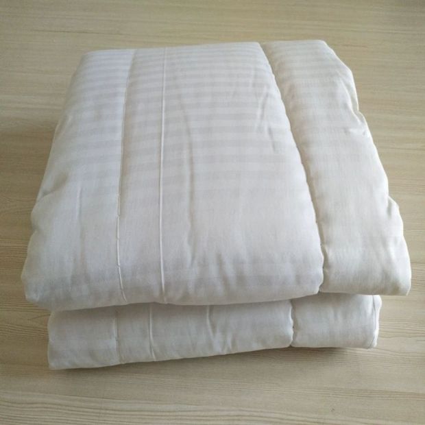 Hospital clinic medical cotton quilt quilt quilt student dormitory military school hotel nursing home bed quilt