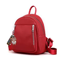 Красное красочное медведь