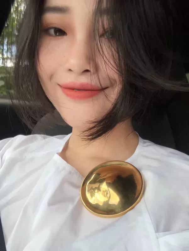 Mật ong châu Âu và Mỹ mùa thu và mùa đông mới kim loại celi trâm tròn bánh lớn pin retro catwalk lớn vàng trâm nữ