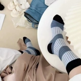 Фонарь в стиле Nick Socks, знаменитость из Интернета, Xiaohongshu, тот же стиль, нишевый дизайн, нагроможденные полосы, модные дамы, корейская версия