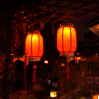 Solar-Powered Red Lanterns, Outdoor Waterproof Balcony Door Hanging Lights, New Year and Spring Festival Decorative Glowing Fortune Character Lanterns Hanging Decorations