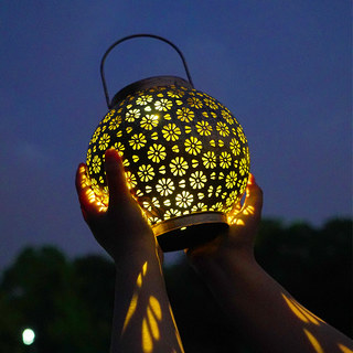 Solar-Powered Garden Iron Art Decoration Floor-Standing Small Ornaments for Outdoor Villa Courtyard Balcony Terrace Landscape Arrangement