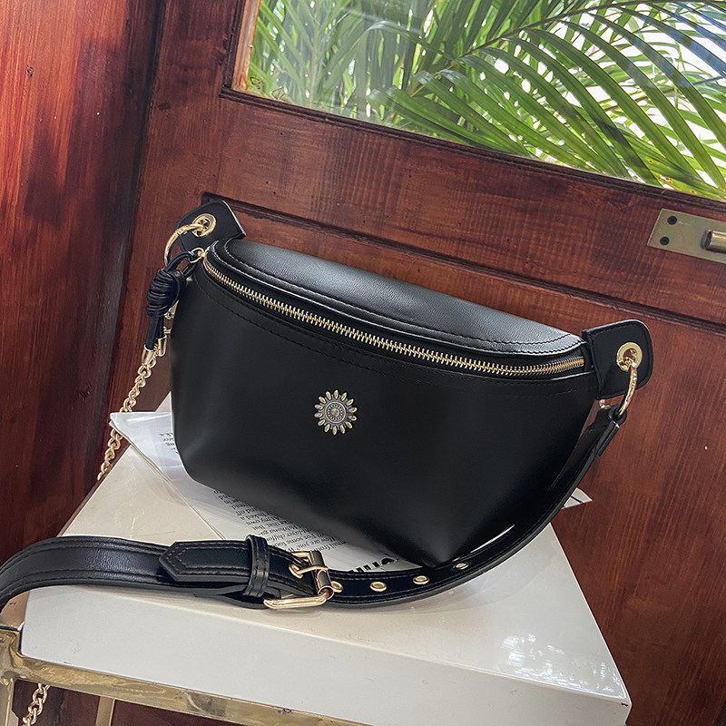 Tide Bracket Landbag Summer Texture Bag 2021 New niche design soft leather chain strip shoulder bag