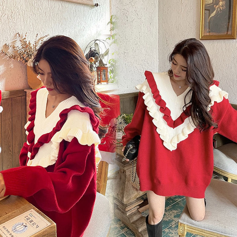 Mid-length splicing V-neck wood ear side soft waxy sweater fat mm lazy wind Christmas red ruffles knitted top