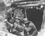 Совершенно новый ранний однострочный ушной шлем, оригинальная сумка, не производимая в Кайфенге 68 лет