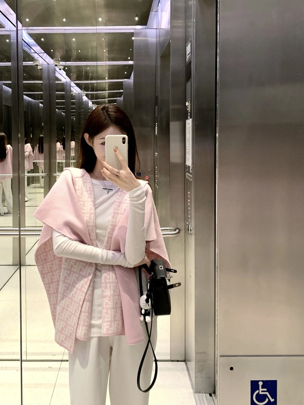 25 Letter Print All-Over Fashion Casual Reversible Suede Cape Coat with a High-End Ladylike Feel