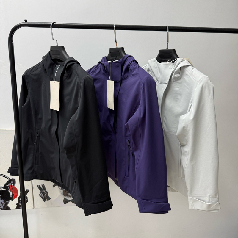 26Ss Early Autumn New Style Water-Repellent, Windproof, Breathable, Thin Lining, Elastic Soft Shell Women's Sports Hooded Jacket 26Ss Early Autumn New Style Water-Repellent, Windproof, Breathable, Thin Lining, Elastic Soft Shell Women's Sports Hooded Jacket