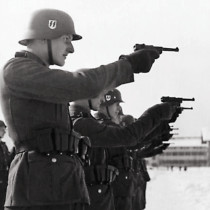 Warriors Model Museum Cloth Exhibits WWII Derrug Static Swing Piece Role-playing Props Collection Gifts