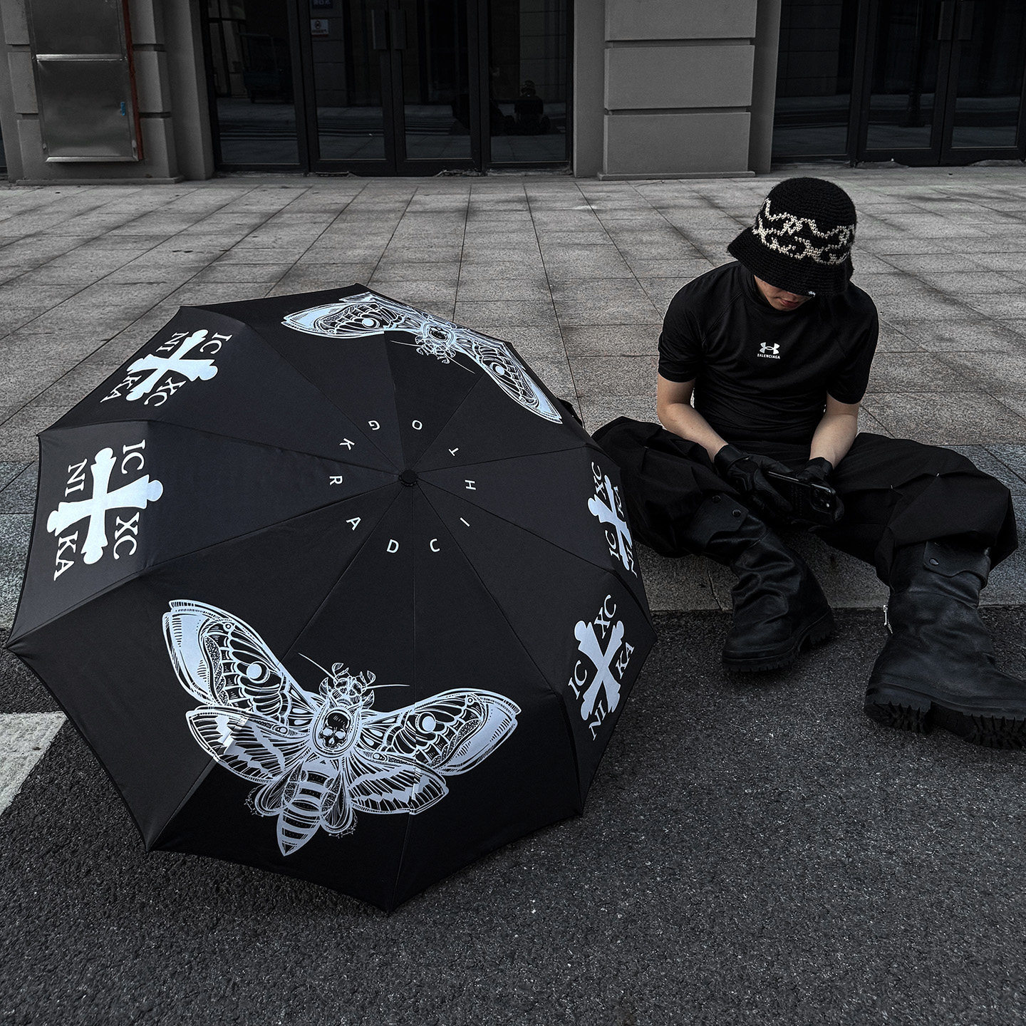 Gothic Dark Moth Umbrella for Women, Dual-Use Sunscreen Automatic Umbrella for Men, Niche Cosplay, Photography, Comic Conventions, Visual Kei