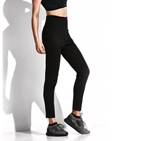 Черный (как показано на протяженности брюки)