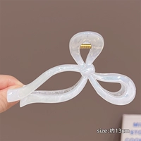 Белая заколка-крабик