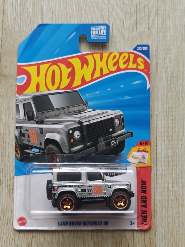 Hot Wheels 2025 Zamac Limited Edition, Land Rover Defender 90, Light-Colored Version, Board Crease and Shell Crack Hot Wheels 2025 Zamac Limited Edition, Land Rover Defender 90, Light-Colored Version, Board Crease and Shell Crack