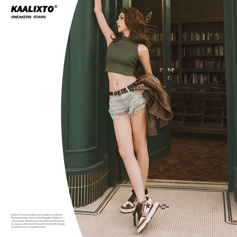 Стилизация Zhao Lusi коричневые кроссовки Kaalixto национальная звезда моды Maillard ветровая середина каблук нишевые кроссовки