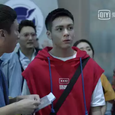 The original version took dad to stay in school Zeng Shunxi Huang Xiaodong with the same hooded sleeveless vest sweater men's and women's clothes