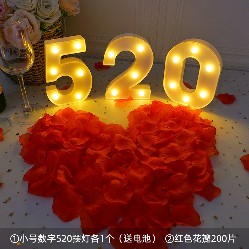 520 Valentine's Day romantic confession proposal scene layout creative petal candlelight dinner anniversary surprise props