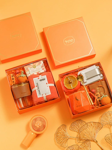 Шесть лет -с магазинами более 20 цветов и подарков, практическая небольшая подарочная коробка настройка, отправка клиентов 1 может 1 подарки на день труда, чтобы отправить сотрудников на бесплатные подарки