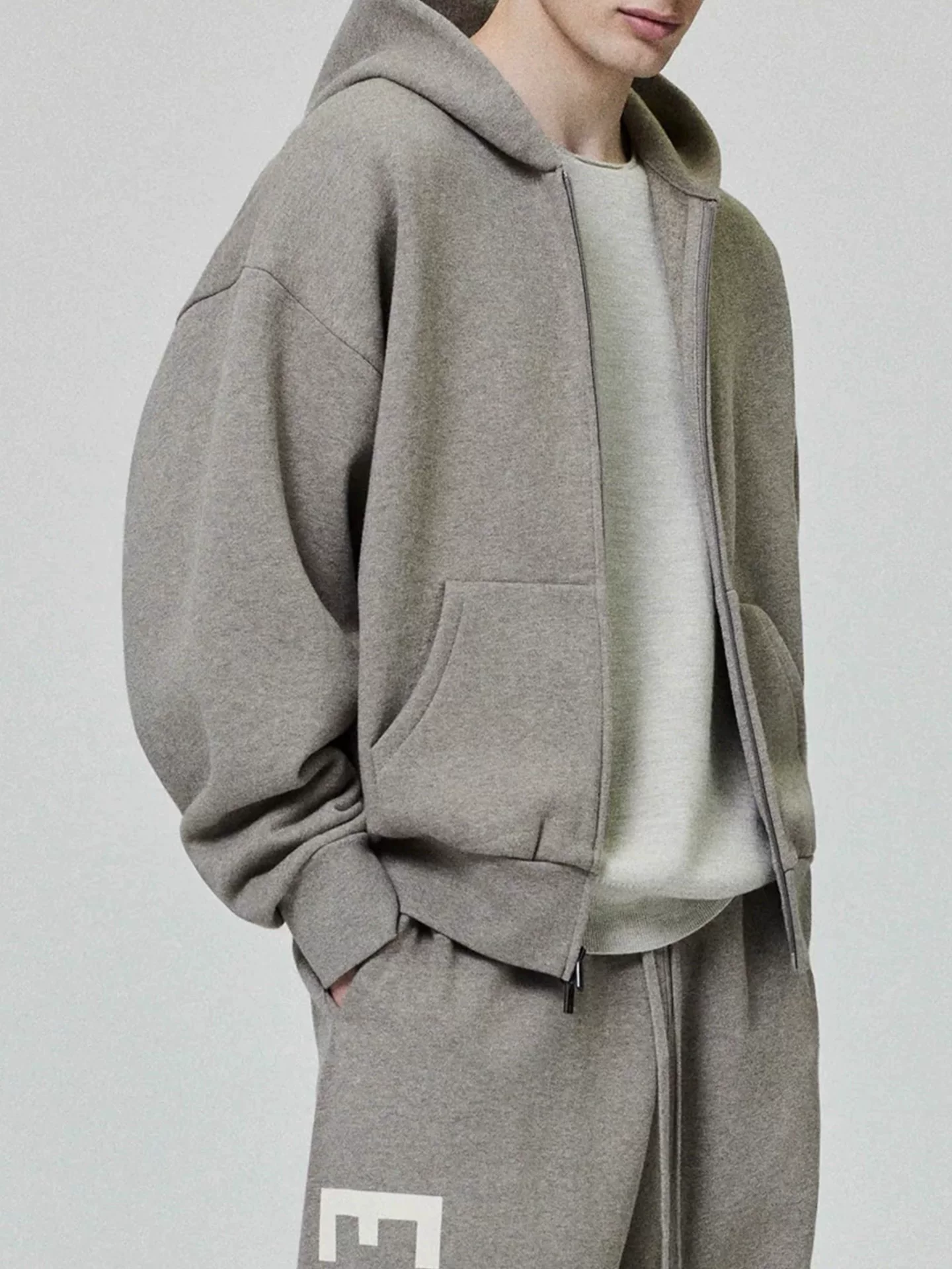 Зарубежный оригинальный толстовка-куртка с этикеткой rubber label и молнией ESSENTIALS 25FW