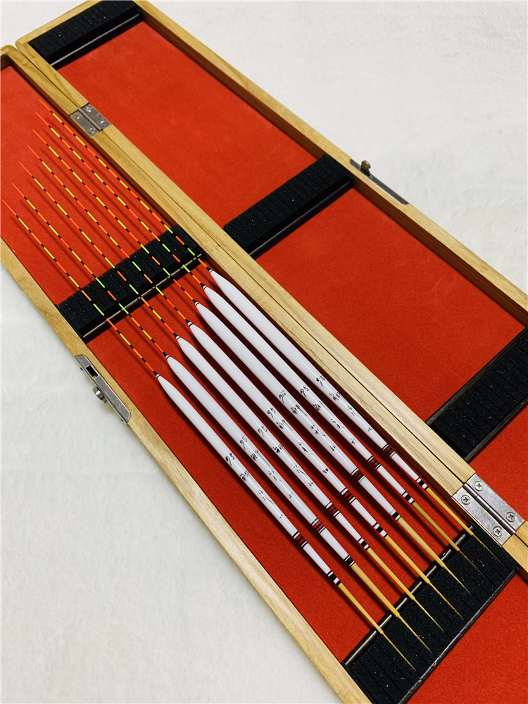 Taiwan Crown Kexiu handmade 95 bamboo feet eye-catching float with shell feathers wild fishing black pit bottom fishing drift