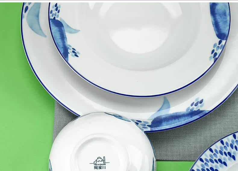 TaoXiChuan jingdezhen blue and white porcelain tableware suit dishes combination of household of Chinese style dishes creative mother - in - law