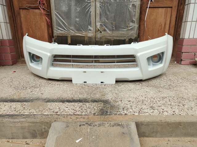 Jiangxi Isuzu Ruimai Front Bumper Front Surround 16-18 Model Ruimai Front Bumper Front Face Guard Bar Accessories Painted Finish