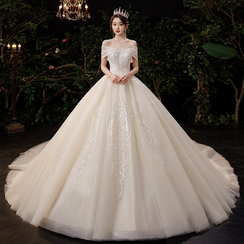 Word shoulder main wedding dress 2021 new winter bride high-grade texture small man pregnant woman model 2022 thin tail