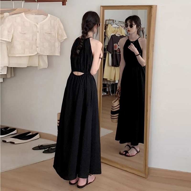 Hepburn Vacation Style Halter Neck Long Dress for Women, New Summer Model, Waist-Cinching, Hip-Covering, Hollow-Out, Stunning and Elegant French-Style Dress