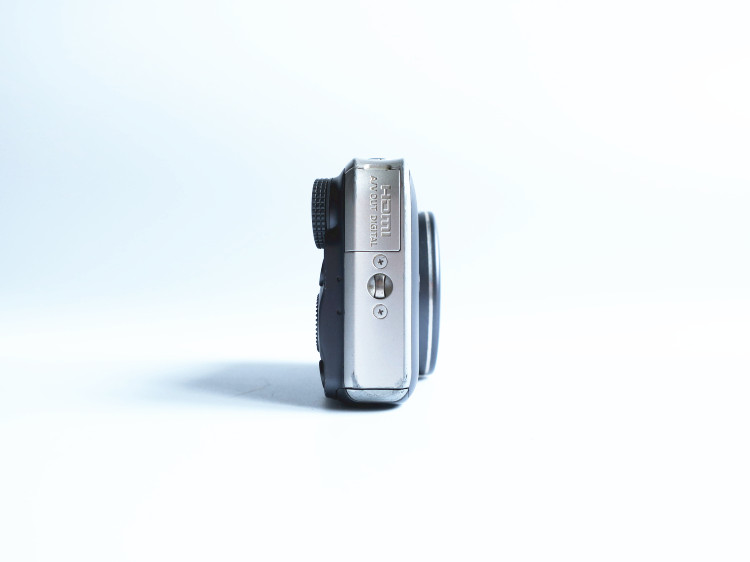 Kết cấu kim loại chất lượng rõ ràng Máy ảnh kỹ thuật số Canon / Canon PowerShot SX220 HS - Máy ảnh kĩ thuật số máy ảnh canon chuyên nghiệp