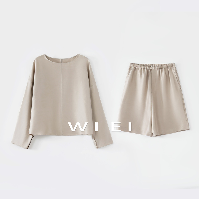 《Wi Ei》Double Palace Set 6A 100% Mulberry Silk 19mm Fashionable Glossy Top and Shorts W26100251