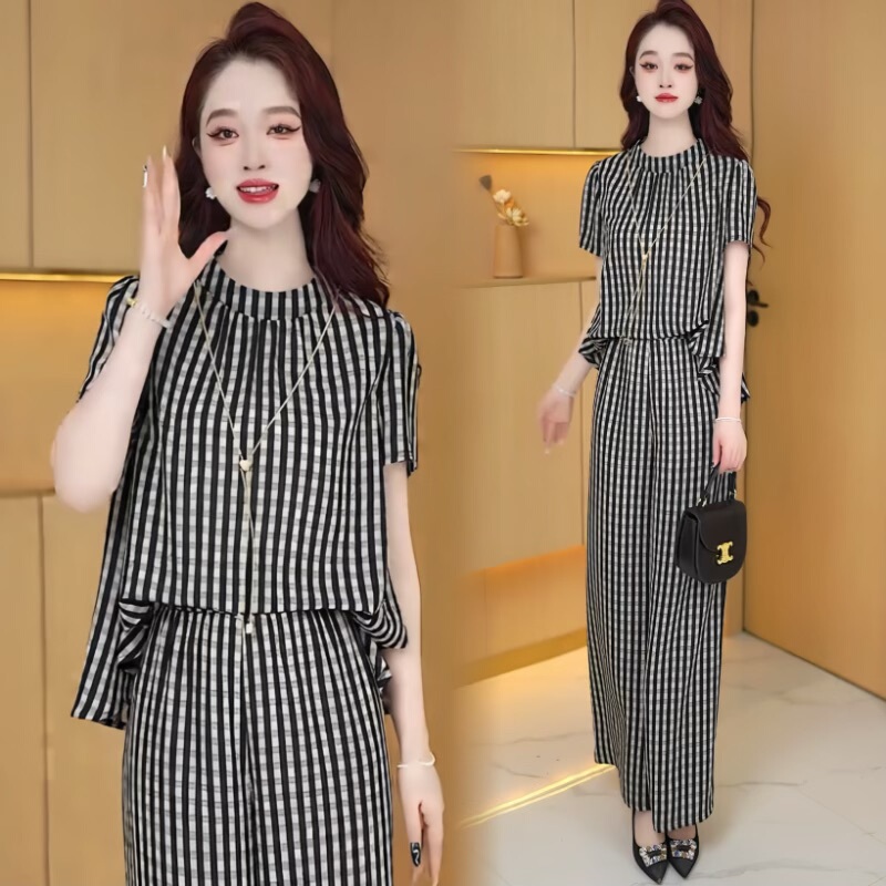 Fashionable Ice Silk Plaid Suit for Women, New Summer Style, Elegant Lady Outfit, a Complete Set of Loose-Fitting Two-Piece Set That Covers the Belly