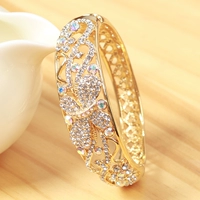 Бабочка-прорежь и белая