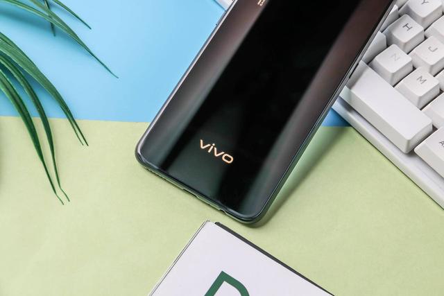 优雅外表下藏有暴徒心，vivoZ5评测1