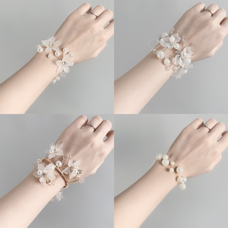 Wedding bridesmaid wrist flower bride sister hand flower small fresh sen series Korean aesthetic sister group pearl super immortal