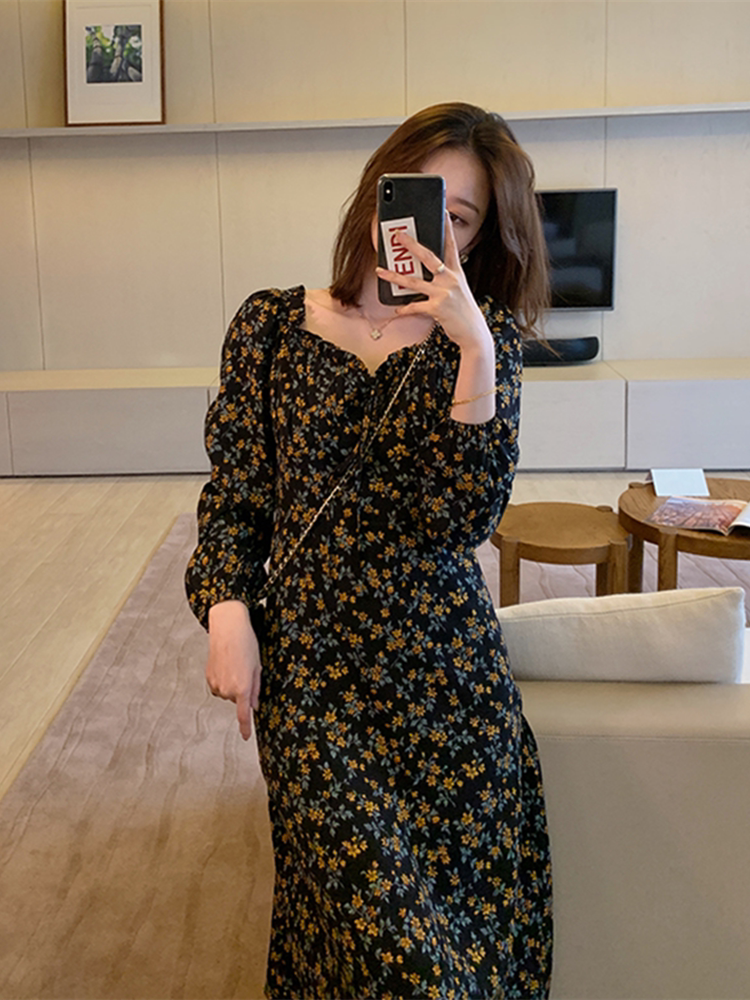 Early autumn 2021 The new French style temperament name Yuanyuan Long version of the square collar Long sleeves Flowers Foreign Dress Snowspun Long Dress