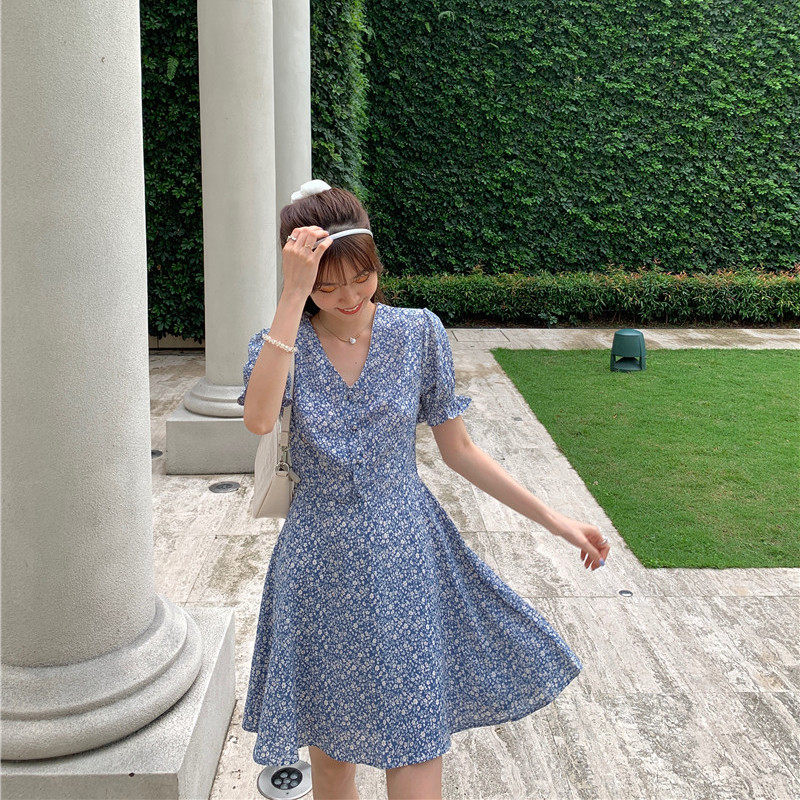 Summer outdoor blue Suzuki Flower small V collar method Snow spinning dress Elegant Wind Summer 2021 Temperament