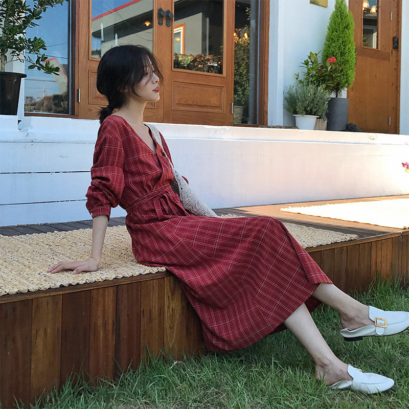 2022 Spring and Autumn Retro French Girl Bellflower First Love Long Skirt Going Out Chiffon Plaid V-Neck Dress Women's Clothing