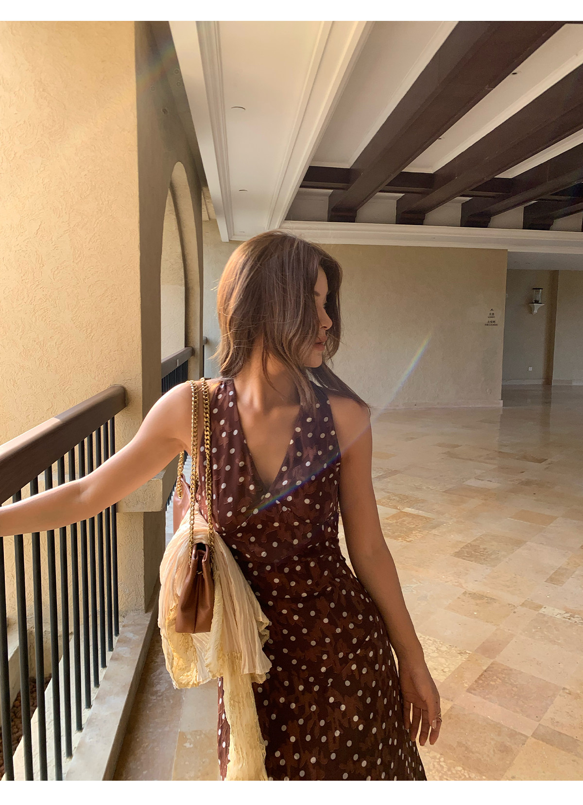 马儿MAR винтажное платье с V-образным вырезом и фактурным жаккардовым узором в горошек без рукавов летнее длинное