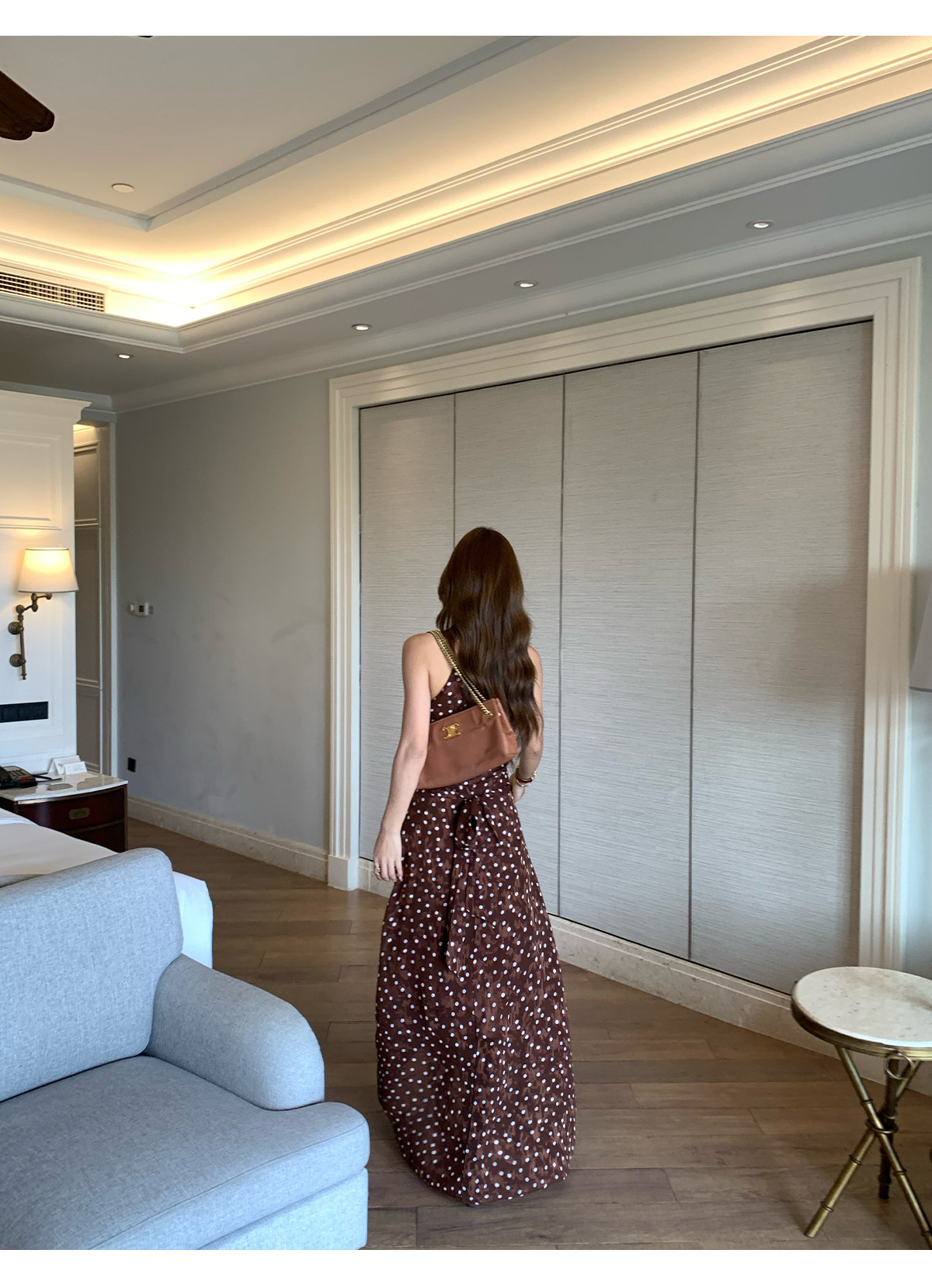 马儿MAR винтажное платье с V-образным вырезом и фактурным жаккардовым узором в горошек без рукавов летнее длинное