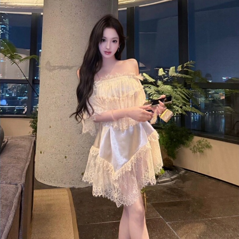 Pure Desire Style Off-Shoulder Lace Patchwork Satin Lace Blouse for Women, Summer Pure Desire Hot Girl Irregular Off-Shoulder Loose Top Pure Desire Style Off-Shoulder Lace Patchwork Satin Lace Blouse for Women, Summer Pure Desire Hot Girl Irregular Off-Shoulder Loose Top