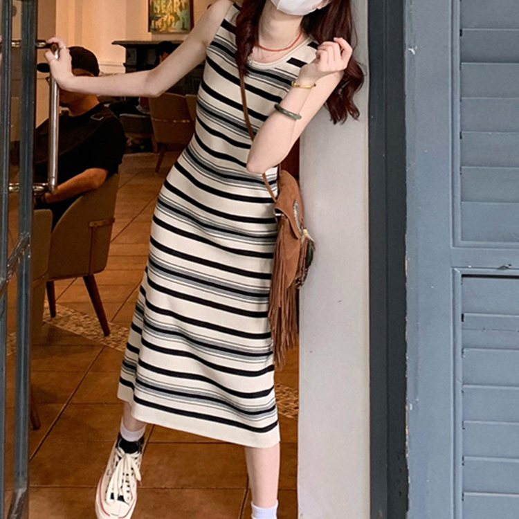 Chic Striped Vest Dress for Women Spring 2026 New Korean Style Mid-Length Slim Fit Sleeveless Dress Chic Striped Vest Dress for Women Spring 2026 New Korean Style Mid-Length Slim Fit Sleeveless Dress
