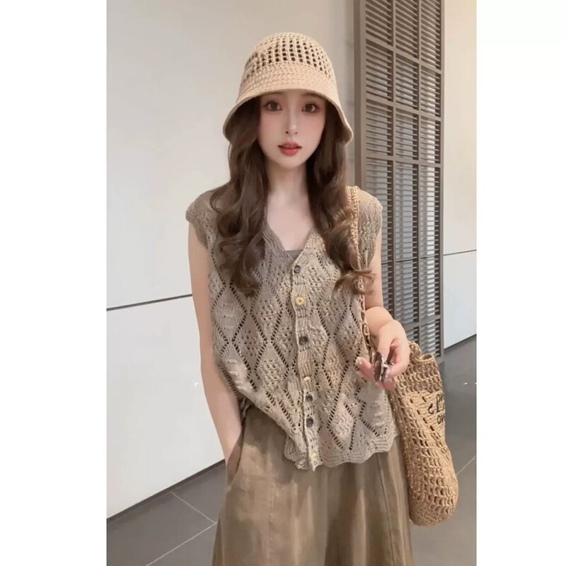 Korean-Style Old Money Retro Hollow-Out Vest Knit Cardigan for Women, Summer Loose and Lazy Layered Sleeveless Vest Top Korean-Style Old Money Retro Hollow-Out Vest Knit Cardigan for Women, Summer Loose and Lazy Layered Sleeveless Vest Top