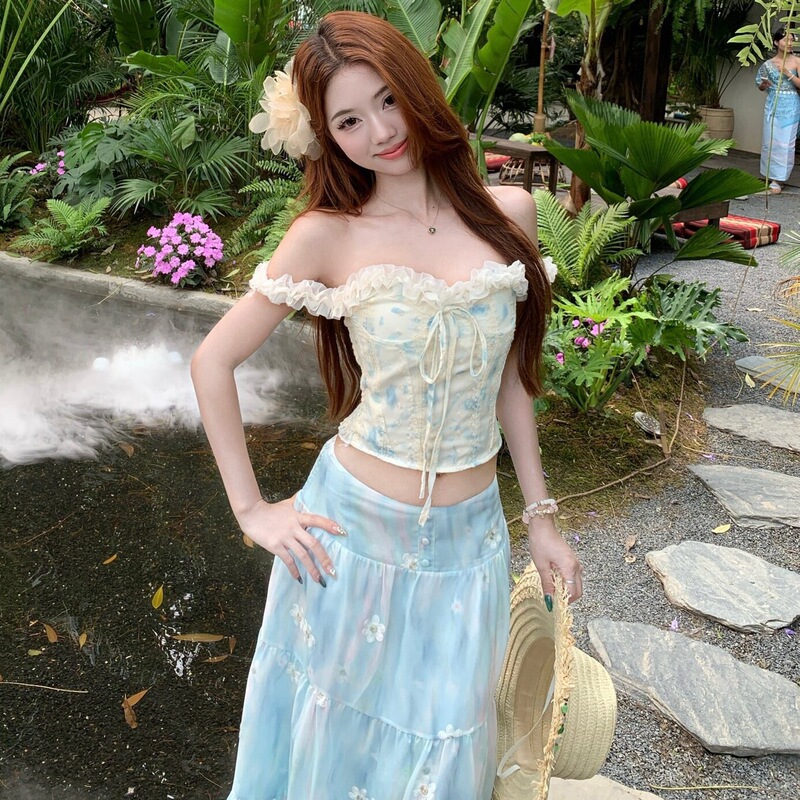 French-Style Blue Floral Long Dress with a Pure and Alluring Camisole Top for Women, Summer High-Waisted Skirt, Large Hem Long Skirt, Vacation-Style Outfit French-Style Blue Floral Long Dress with a Pure and Alluring Camisole Top for Women, Summer High-Waisted Skirt, Large Hem Long Skirt, Vacation-Style Outfit