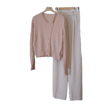 Knitwear Early spring Korean version of the new easing Korea Dongdaemun Mori system Xianbai v collar with a thin commute 100 hitch